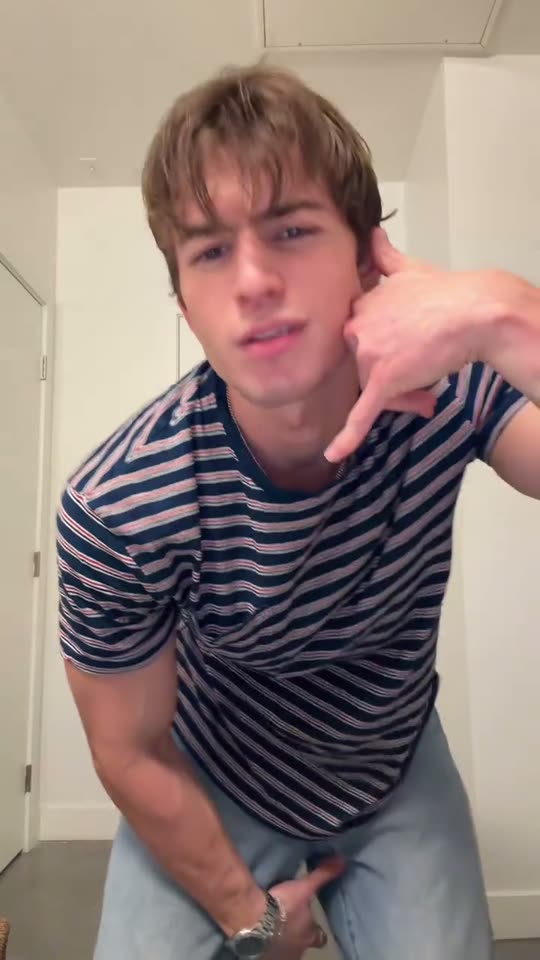 Man doing call back dance