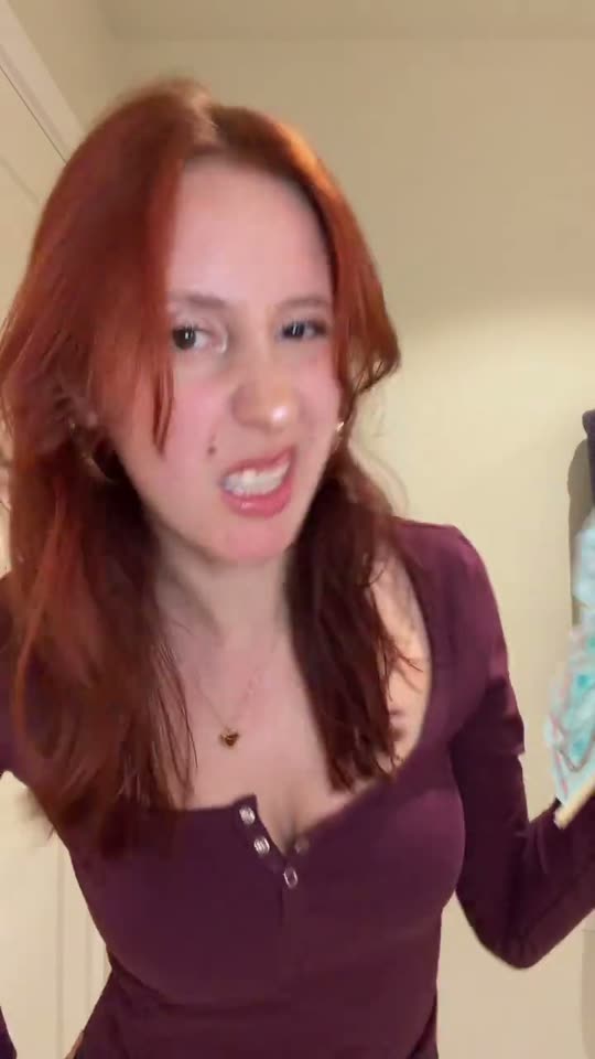 Fan transition into a new outfit