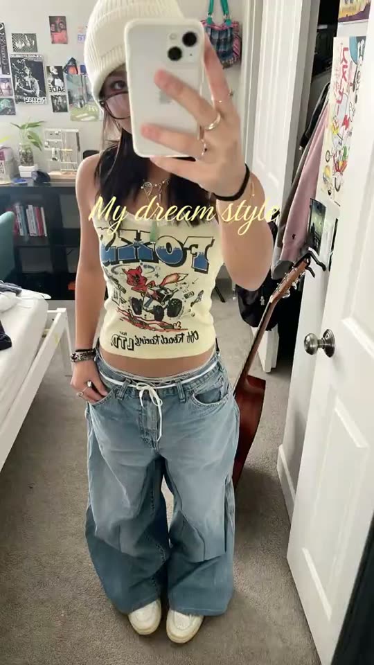 Showing off baggy street style