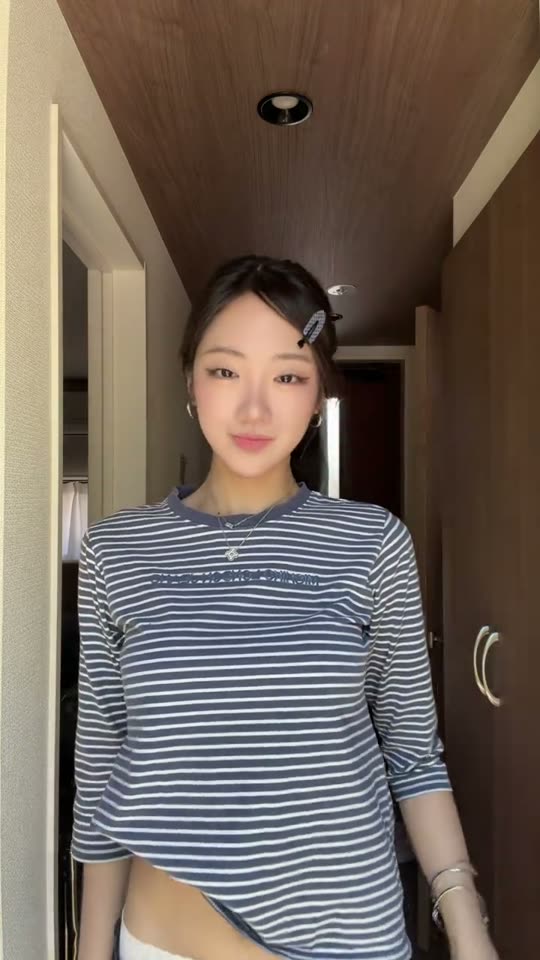 Girl shows off her outfit