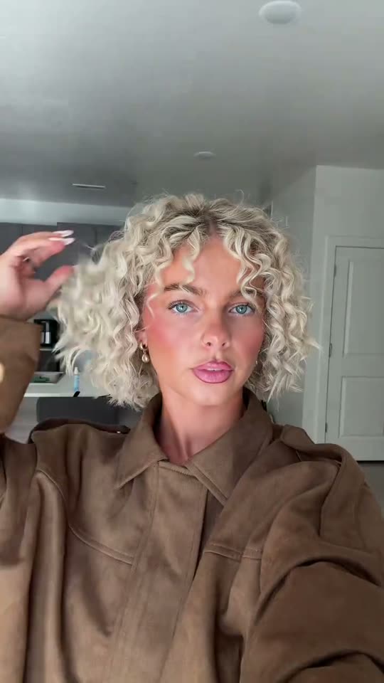 Hair flip outfit transition