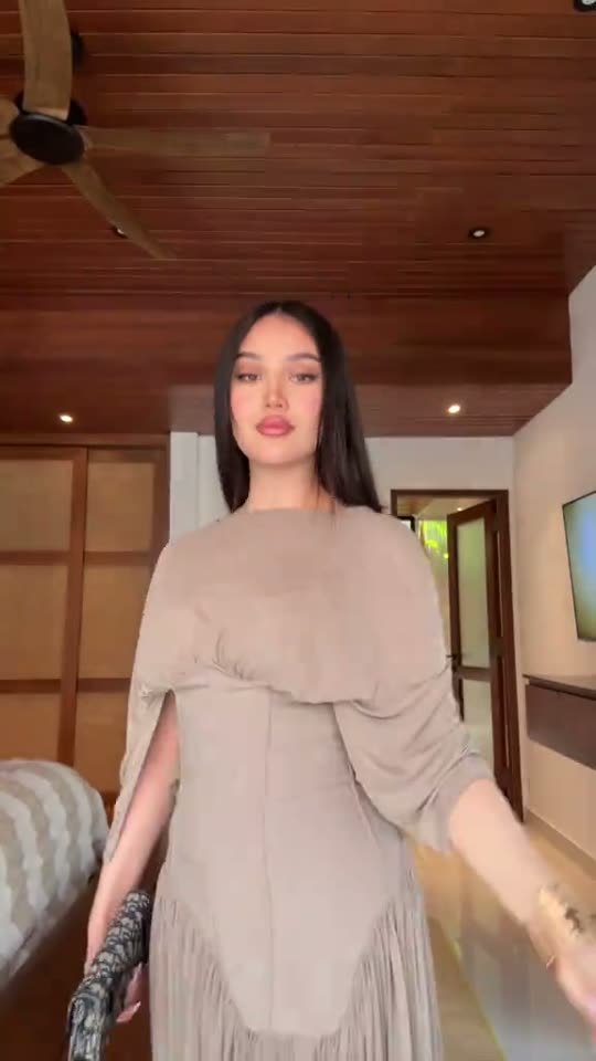 مثال لتريند إطلالة ضيف حفل زفاف