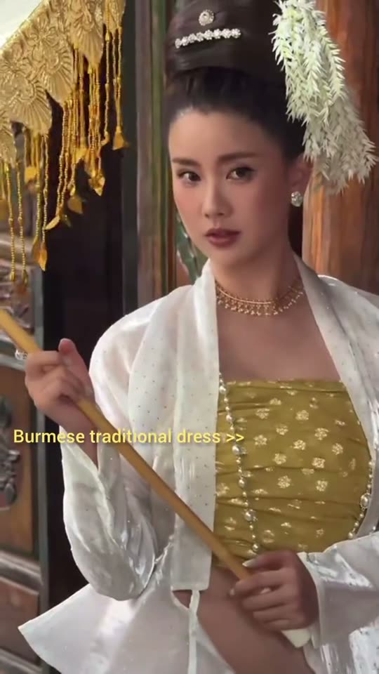 Woman in Burmese traditional dress