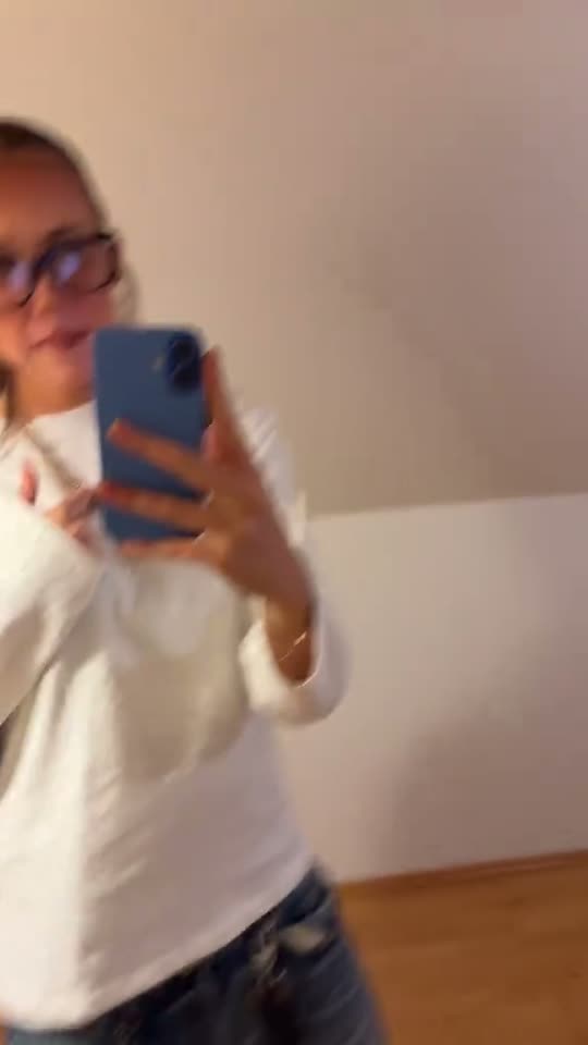 Mirror outfit check transition