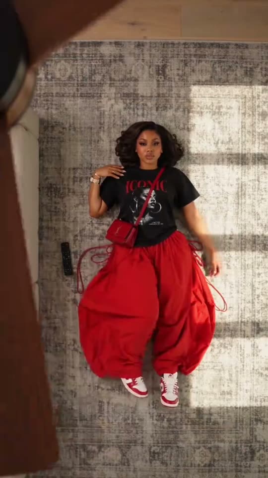 Fan transition into red pants