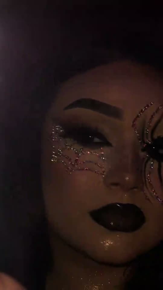 Halloween spiderweb glitter makeup
