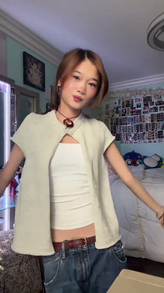 Girl shows off fall outfit