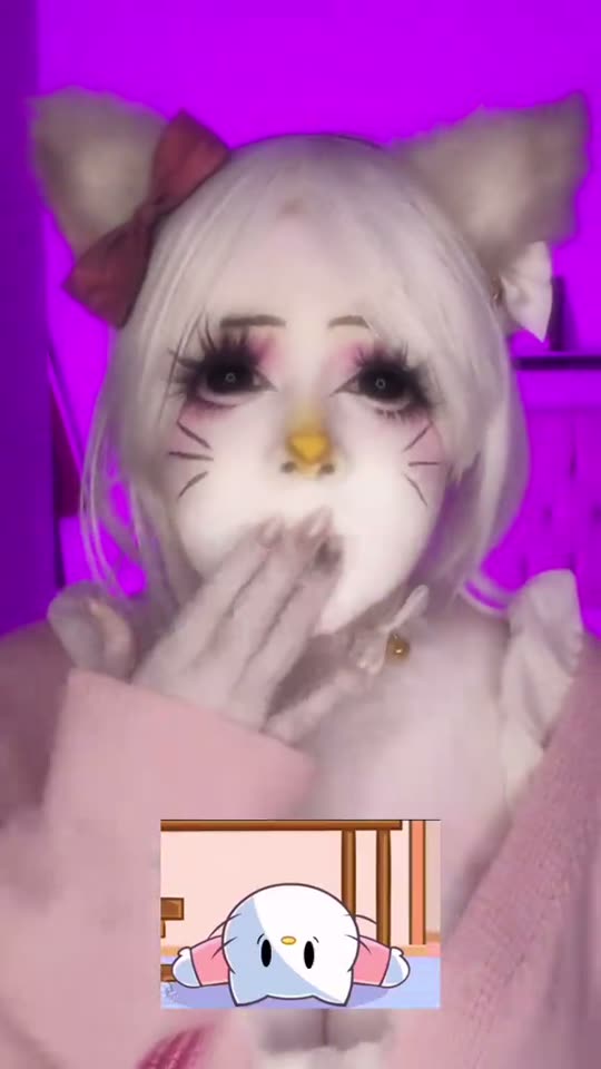 Hello Kitty Halloween makeup