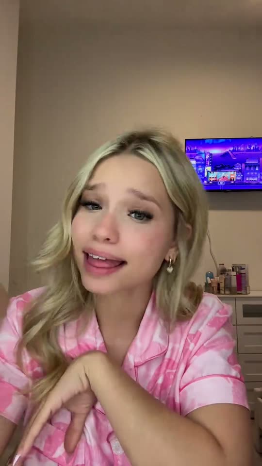 Lip sync in pajamas