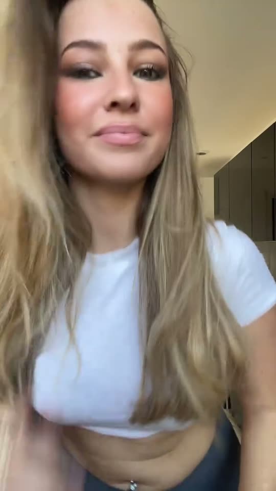 Woman dances to trending sound